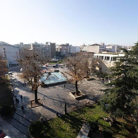 Λάρισα Διαμέρισμα Με Θέα Πλατεία Στο Κέντρο Της Πόλης Appartement Buitenkant foto
